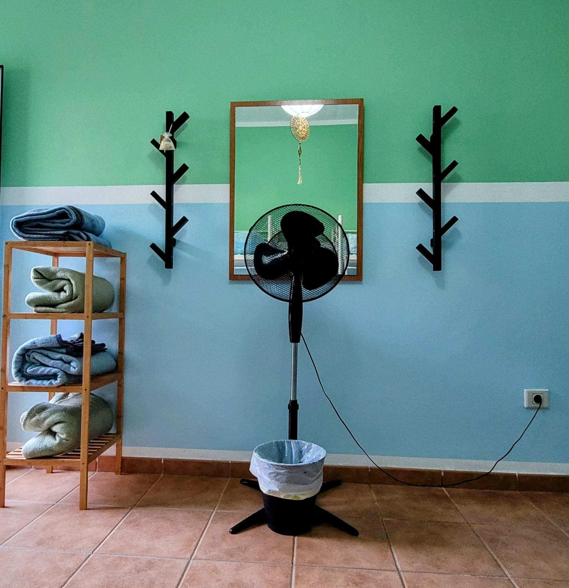 Eden Guesthouse Sardina الغرفة الصورة