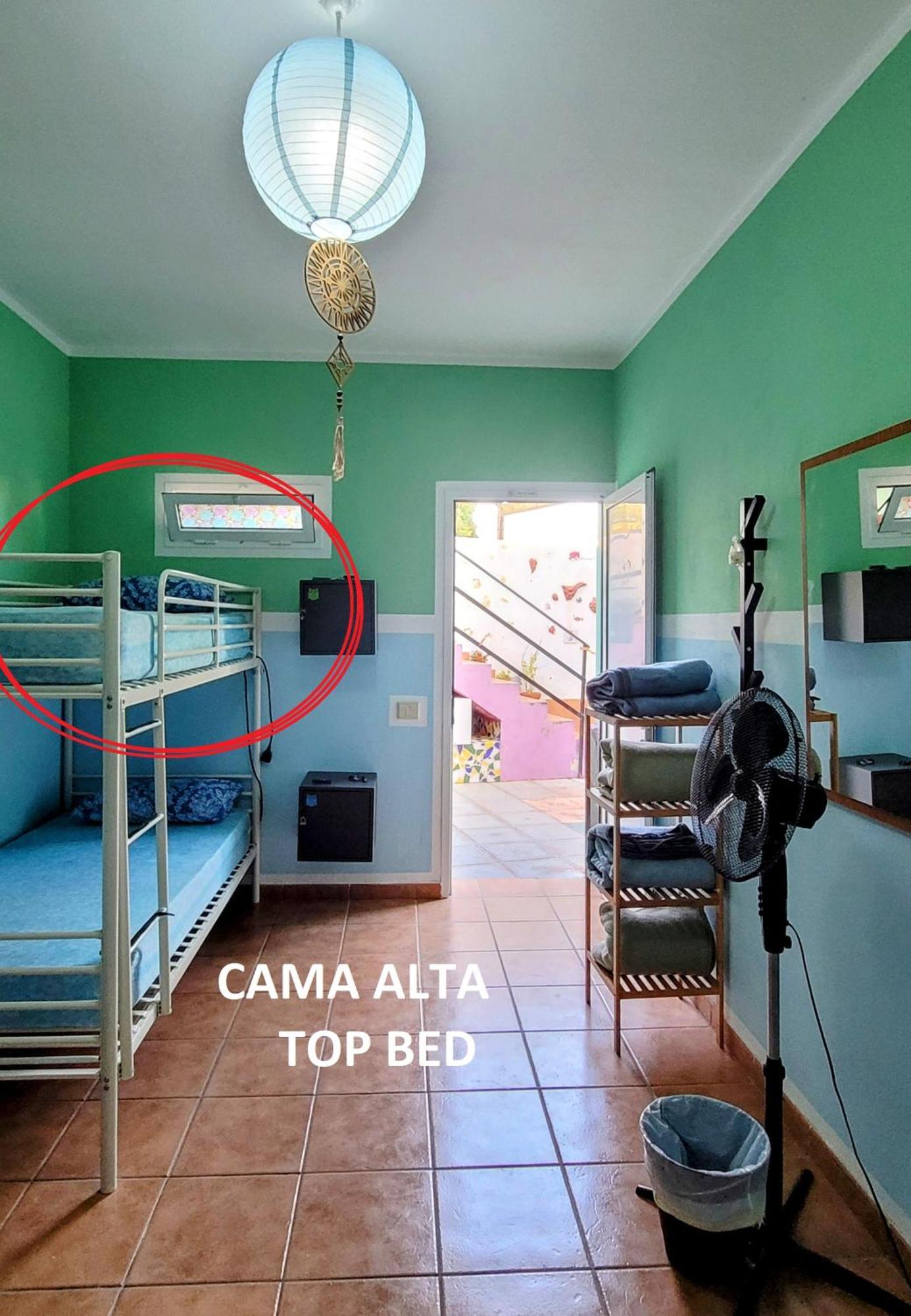 Eden Guesthouse Sardina الغرفة الصورة